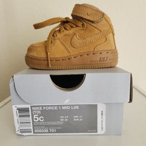 Nike Force 1 Mid LV8
